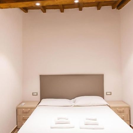 Cozy And Charmin 3Br Apartment Steps By Duomo ฟลอเรนซ์ ภายนอก รูปภาพ