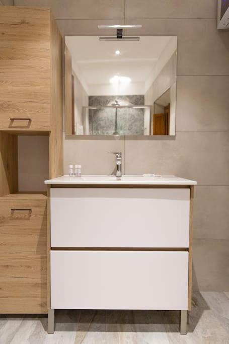 Cozy And Charmin 3Br Apartment Steps By Duomo ฟลอเรนซ์ ภายนอก รูปภาพ