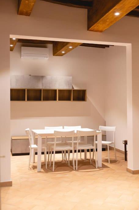 Cozy And Charmin 3Br Apartment Steps By Duomo ฟลอเรนซ์ ภายนอก รูปภาพ