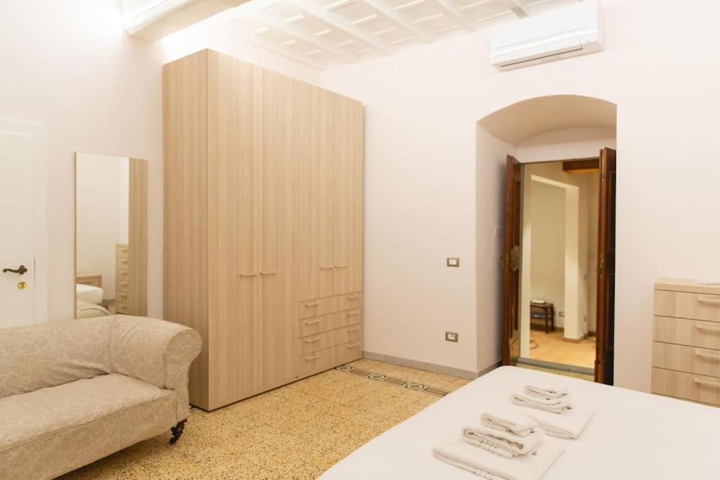 Cozy And Charmin 3Br Apartment Steps By Duomo ฟลอเรนซ์ ภายนอก รูปภาพ