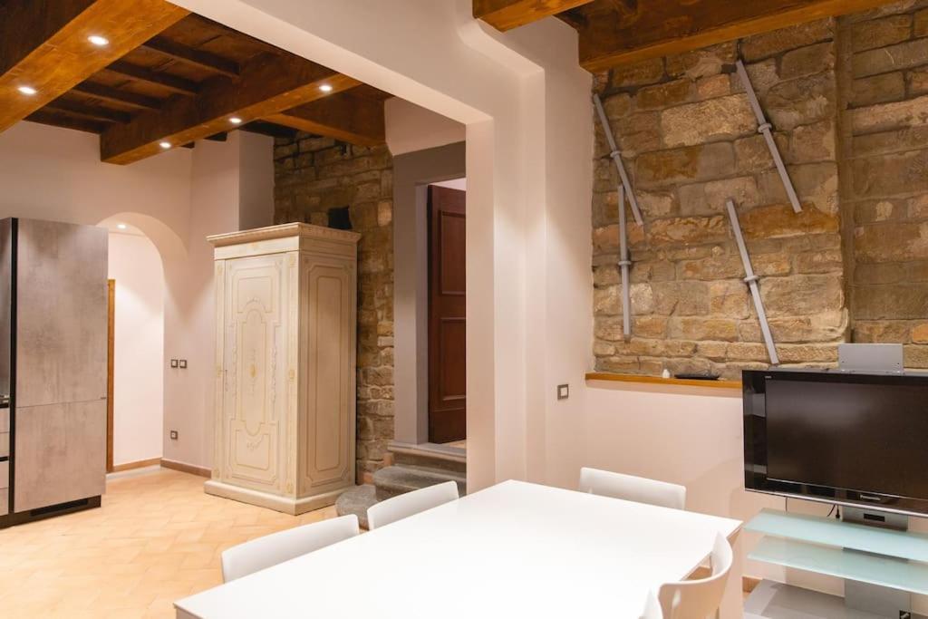 Cozy And Charmin 3Br Apartment Steps By Duomo ฟลอเรนซ์ ภายนอก รูปภาพ